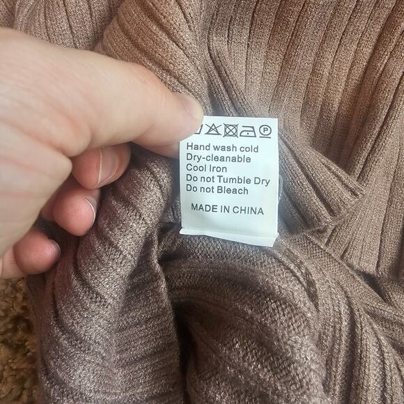 Lillusory Ribbed Turtle Neck Sweater Womens Size Medium Brown Stretch Casual NWT - Picture 10 of 10